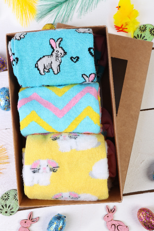 BUNNYLOVE Easter gift box containing 3 pairs of socks