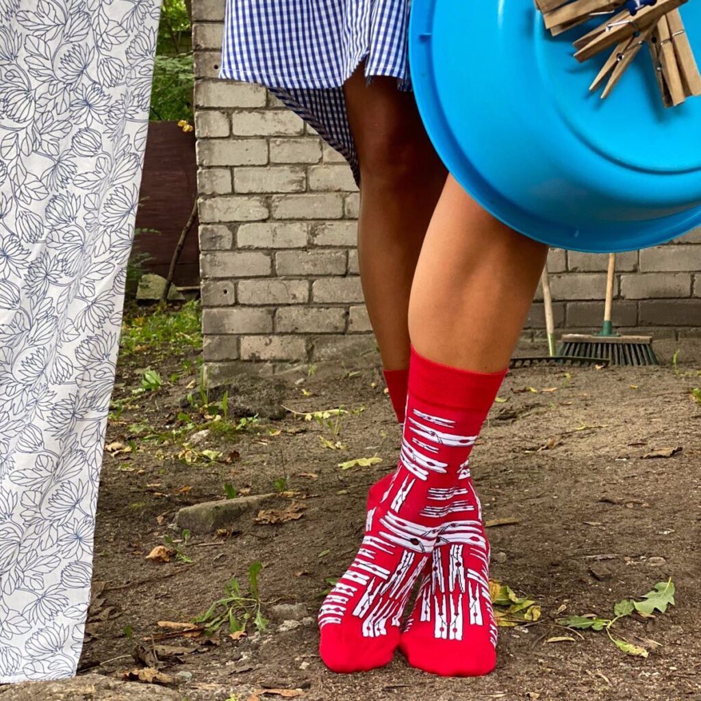 CLOTHES PIN red cotton socks