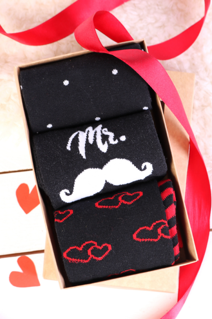 Подарочный набор из 3 пар романтичных хлопковых носков для мужчин MISTER