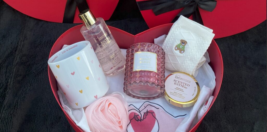 LOVE BASKET - a luxurious and heartwarming bae basket for your significant other