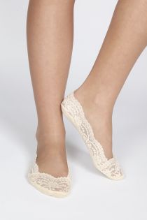 DALLAS beige lacy footies with silicone | Sokisahtel
