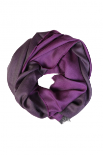 Шаль двусторонняя в оттенках темно-фиолетового цвета из смеси шелка и шерсти альпака ALPACA | Sokisahtel