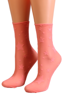 Женские тонкие фантазийные носки кораллово-розового цвета с узором в виде звёздочек AMY | Sokisahtel
