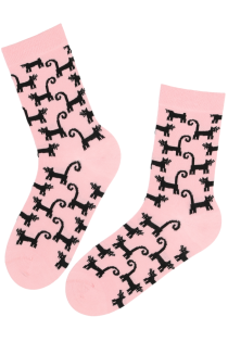 Женские хлопковые носки розового цвета с узором в виде черных кошек BLACKCAT | Sokisahtel