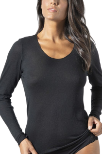 Женская блузка чёрного цвета из качественной модальной ткани с добавлением кашемира CASHMERE | Sokisahtel