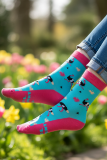 Хлопковые носки голубого цвета со страусами и надписью на День матери COOL GRANNY | Sokisahtel