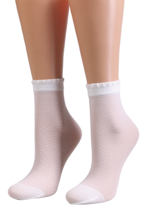 Женские тонкие фантазийные носки белого цвета с узором "рыбья чешуя" DORIS | Sokisahtel