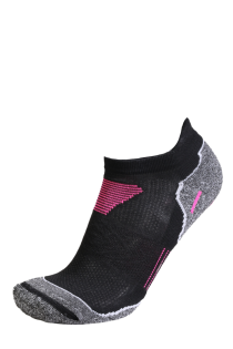Технические укороченные носки чёрного цвета с неоново-розовыми вставками для занятий спортом ENERGY | Sokisahtel