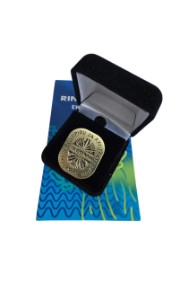 ISEOMA 2025 laulu- ja tantsupeo rinnamärk sametkarbis | Sokisahtel