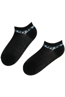 Хлопковые укороченные (спортивные) носки чёрного цвета с синей леопардовой кромкой FREYA | Sokisahtel