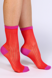 Фантазийные носки кораллового цвета с сетчатым узором GAJA | Sokisahtel