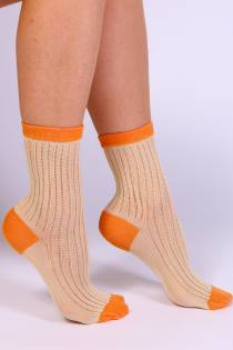 Фантазийные носки апельсинового цвета с сетчатым узором GAJA | Sokisahtel