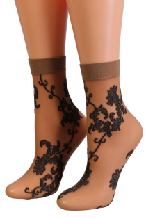 Женские тонкие фантазийные носки бежевого цвета с нежным кружевным узором чёрного цвета GOLDEN | Sokisahtel
