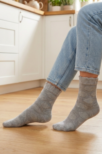 ISABELLE hallid täpimustriga puuvillased sokid | Sokisahtel