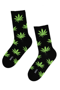 Мужские хлопковые носки чёрного цвета с изображением неоново-зелёных листьев LEAF | Sokisahtel