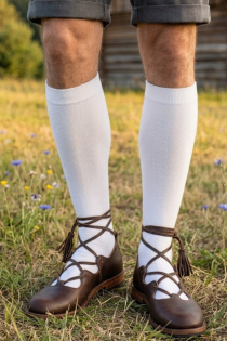 KRISS white cotton knee highs for men | Sokisahtel