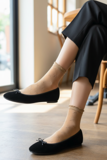 LIVIA beežid lipsumustriga õhukesed sokid | Sokisahtel