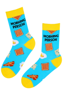Хлопковые носки голубого цвета с изображением вкусного завтрака для ранних пташек MORNING PERSON | Sokisahtel