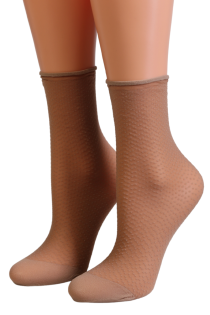 Женские тонкие фантазийные носки бежевого цвета с узором в крапинку PUNTINI | Sokisahtel