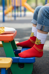 REGGIE punased friikartulitega sokid lastele | Sokisahtel