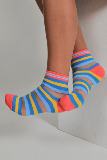 Фантазийные носки синего цвета с полупрозрачной вставкой и полосатым узором RELINA | Sokisahtel