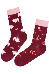 Хлопковые носки розового и винного цвета со свинками и колбасками ROBERTO | Sokisahtel