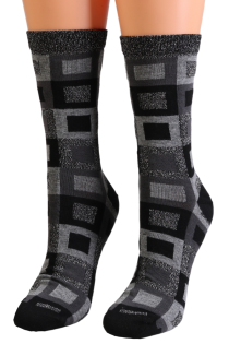 Хлопковые носки чёрного цвета с клетчатым узором и ярким блеском ARIELLE от Sarah Borghi | Sokisahtel