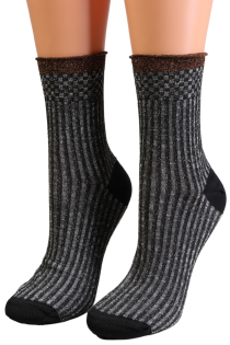 Фантазийные носки чёрно-серого цвета с изящным узором и блеском ERIN от Sarah Borghi | Sokisahtel