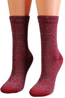 Фантазийные носки красного цвета с изящным узором и блеском LIZA от Sarah Borghi | Sokisahtel