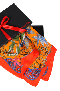 Шейный платок оранжевого цвета в элегантных тропических мотивах ярких цветов SCARF | Sokisahtel