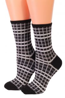 Женские блестящие носки с квадратным узором в оттенках серого SETH от Pierre Mantoux | Sokisahtel