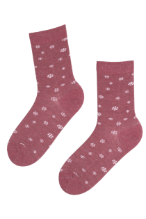 Носки розового цвета из шерсти ангоры с изображением разнообразных снежинок SNOWSTORM | Sokisahtel