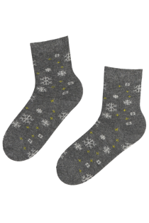 Женские тёплые шерстяные носки серого цвета с изображением звёздочек и снежинок SNOWY | Sokisahtel