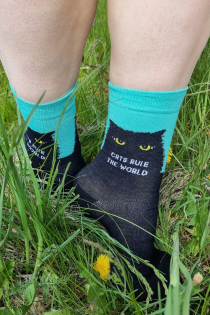 Хлопковые носки бирюзового цвета с изображением мистической черной кошки CATS RULE THE WORLD (кошки правят миром) | Sokisahtel