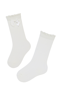 BETTINA white knee-highs with a bowtie for babies | Sokisahtel
