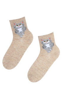 Хлопковые носки бежевого цвета с изображением умилительного серого котика SUZIE | Sokisahtel