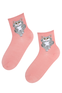 Хлопковые носки розового цвета с изображением умилительного серого котика SUZIE | Sokisahtel