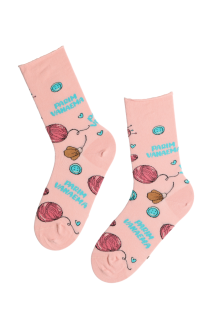 Хлопковые носки розового цвета для бабушек-рукодельниц MAY "PARIM VANAEMA" (лучшая бабушка) | Sokisahtel