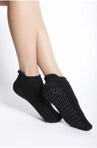Хлопковые носки чёрного цвета с нескользящей подошвой FINN | Sokisahtel