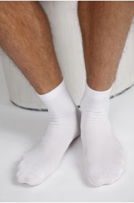 Мужские носки белого цвета из вискозы ALEX | Sokisahtel