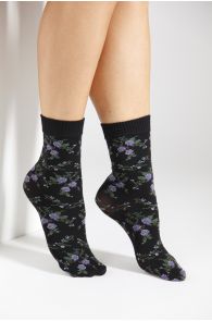 Женские носки черного цвета с узором из роз фиолетового цвета BARI 60DEN | Sokisahtel