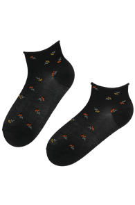 Хлопковые укороченные (спортивные) носки чёрного цвета с комфортной кромкой и красно-жёлтыми цветами BLAIR | Sokisahtel