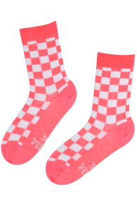Хлопковые носки кораллово-белого цвета с шахматным узором и надписью PARIM ÕDE | Sokisahtel