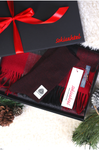 Подарочный комплект из шерстяных носков бордового цвета DOORA и клетчатого шарфа красного цвета из шерсти альпака | Sokisahtel