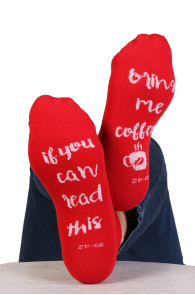 Хлопковые укороченные (спортивные) носки красного цвета "IF YOU CAN READ THIS, BRING ME COFFEE" | Sokisahtel