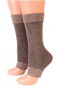 Женские мягкие носки-гетры бежевого цвета из вискозы с мелким ромбическим узором CINDY от Pierre Mantoux | Sokisahtel