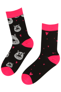 Разнопарные носки розово-чёрного цвета с изображением кошек и сердечек на День друга COUPLE | Sokisahtel