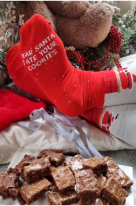 Punased jõuluvanaga puuvillased sokid, tekstiga 'DEAR SANTA I ATE YOUR COOKIES'