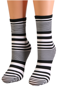 EMILIA black and white striped socks | Sokisahtel