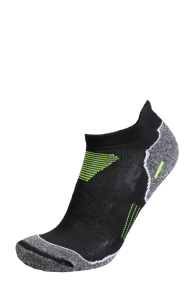 Технические укороченные носки чёрного цвета с неоново-жёлтыми вставками для занятий спортом ENERGY | Sokisahtel
